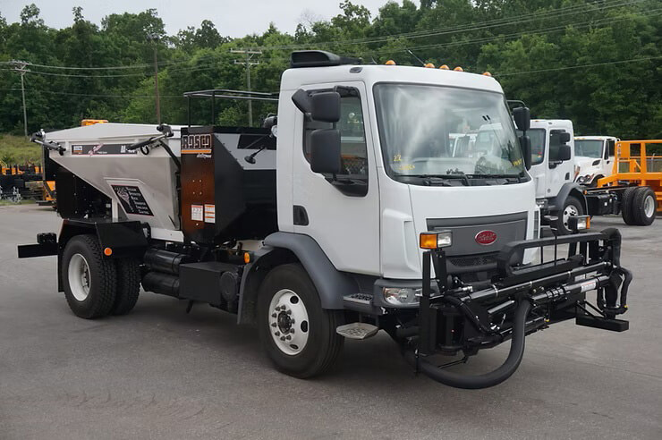 Rosco RA-400 Pothole Patch Truck